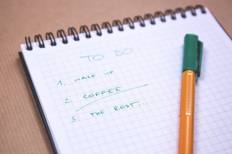 چگونه بهترین لیست انجام امور (to-do list) را تهیه کنیم؟